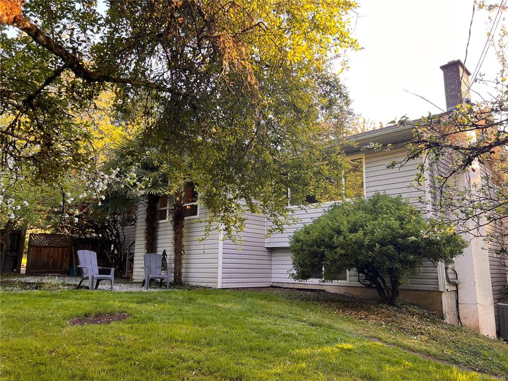 9146 West Saanich Rd, 1048146, BC,