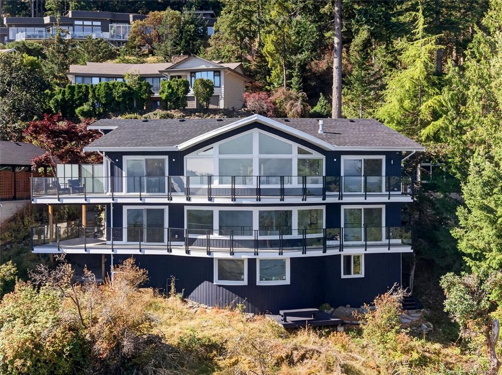 Third View of 3819 Sundown Dr, Nanaimo, BC, V9T 4M3