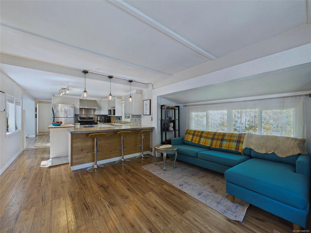 Fifth View of 1201 Craigflower Rd, View Royal, BC, V9A 2X9