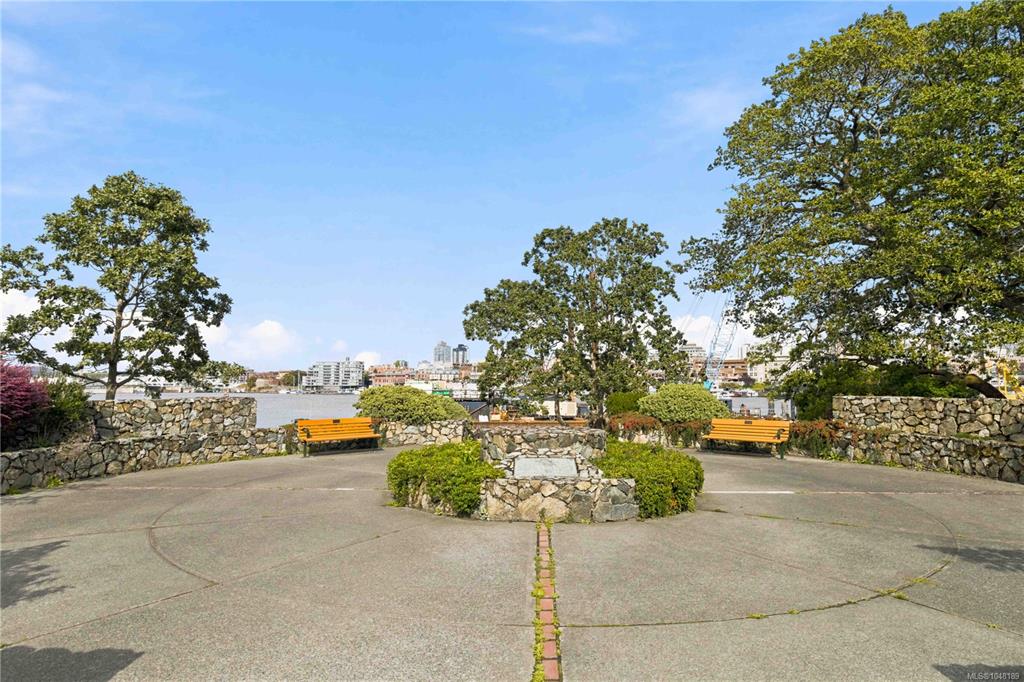 Third View of 225 Belleville St, Laurel Point, Victoria, BC, V8V 4T9