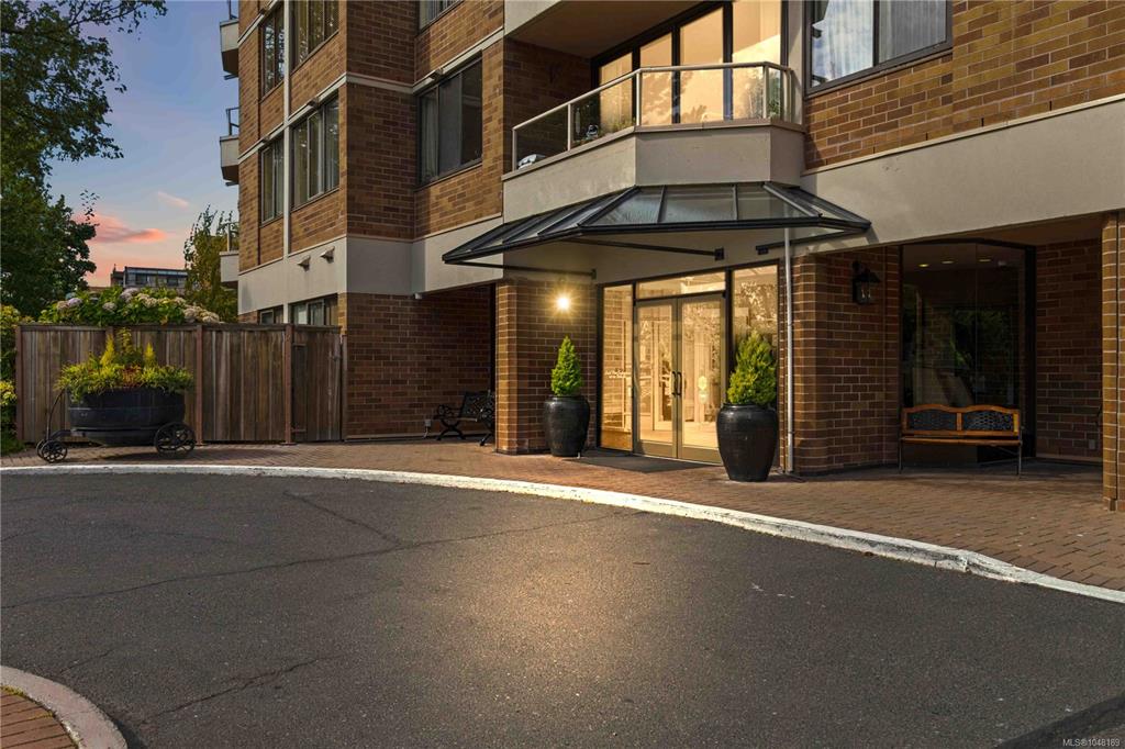 Fourth View of 225 Belleville St, Laurel Point, Victoria, BC, V8V 4T9