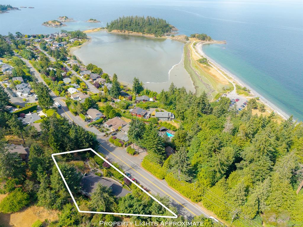 Third View of 3583 Hammond Bay Rd, Nanaimo, BC, V9T 1E8