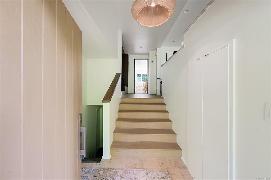 Fourth View of 3055 Beach Dr, Oak Bay, BC, V8R 6L5