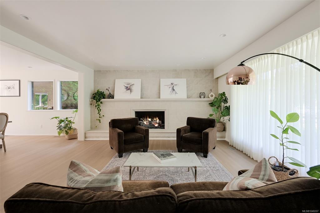 Fifth View of 3055 Beach Dr, Oak Bay, BC, V8R 6L5