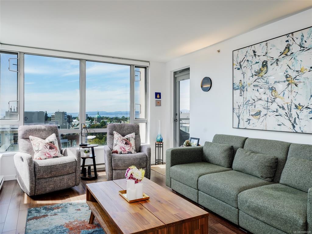 Fifth View of 751 Fairfield Rd, Astoria, Victoria, BC, V8W 4A4