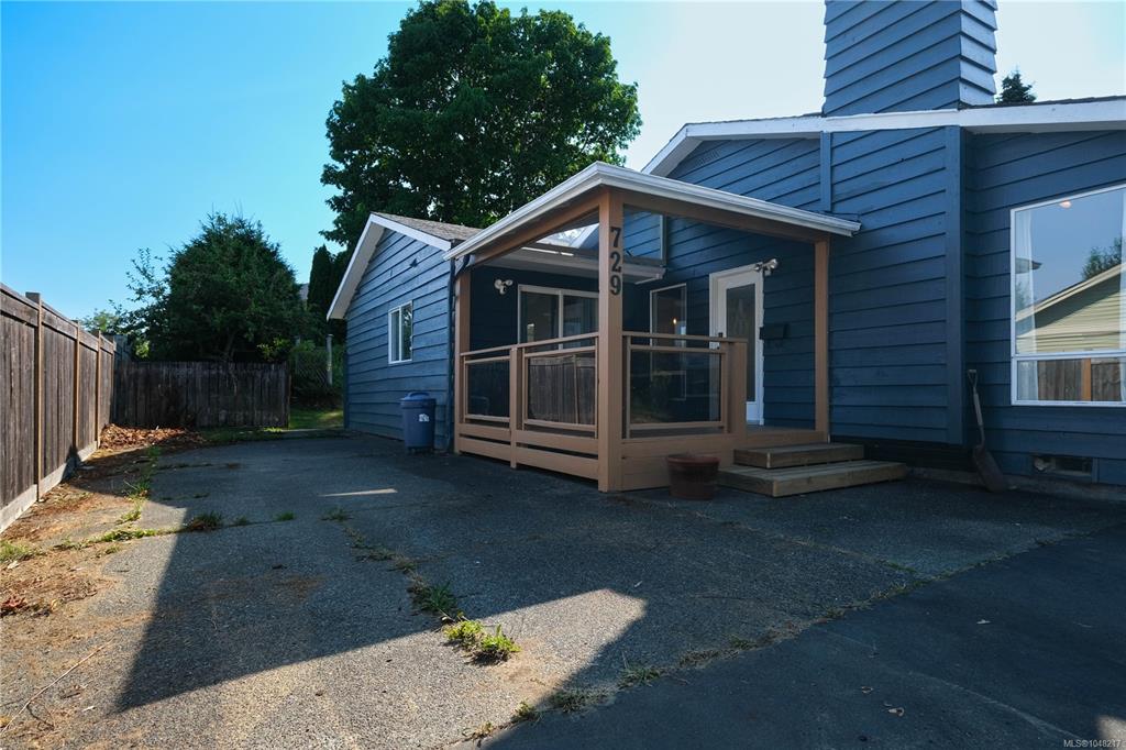 Third View of 729 Holm Rd, Campbell River, BC, V9W 5R5