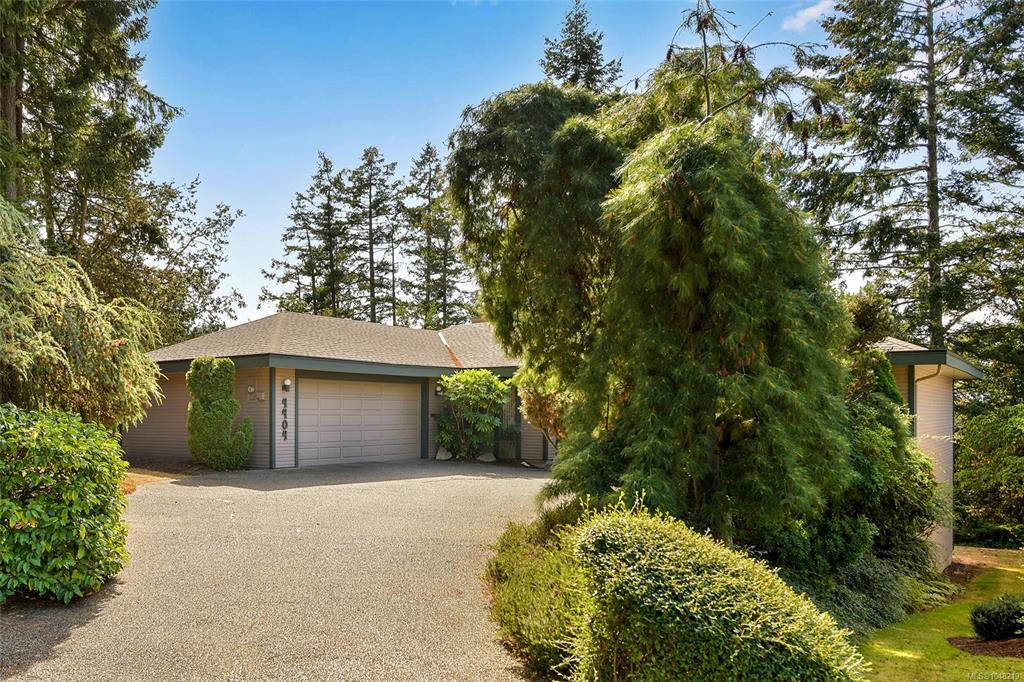 4404 Meadowood Pl, 1048219, BC,