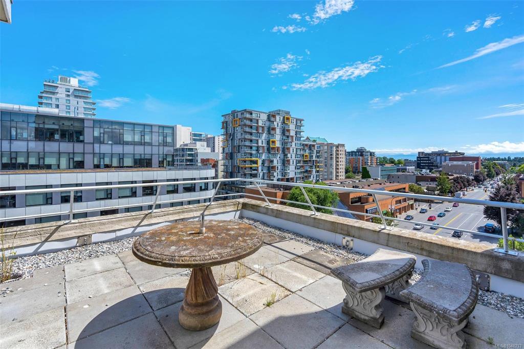Fifth View of 1312 Blanshard St, Victoria, BC, V8W 2J1