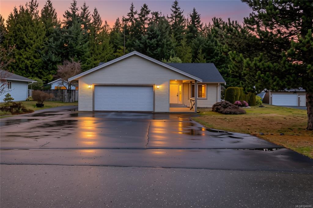 Third View of 3043 Raymur Pl, QUALICUM NORTH, Qualicum Beach, BC, V9K 2N9