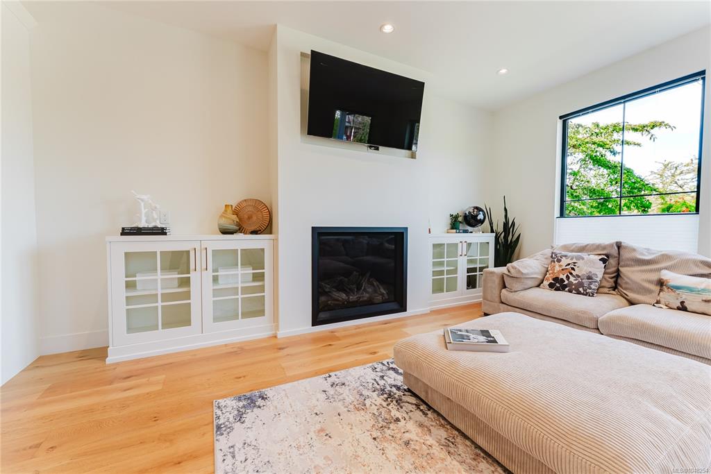 Fourth View of 63 Boyd St, Victoria, BC, V8V 2C8
