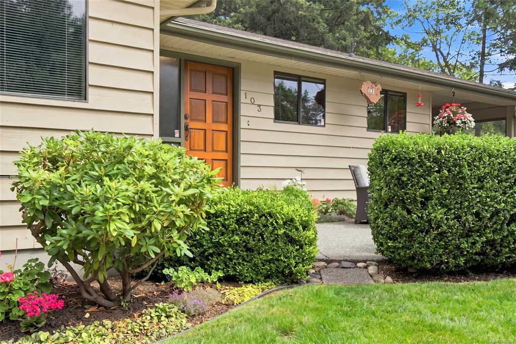 Fourth View of 103 Green Lake Cres, Lantzville, BC, V0R 2H0