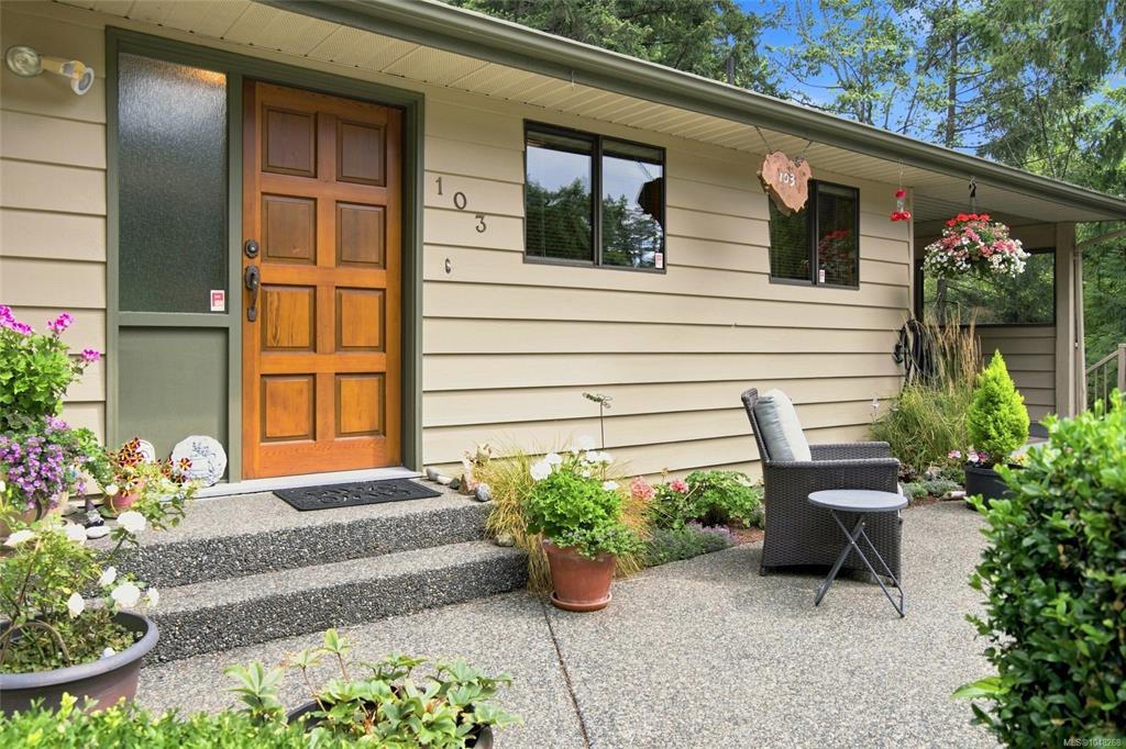 Fifth View of 103 Green Lake Cres, Lantzville, BC, V0R 2H0