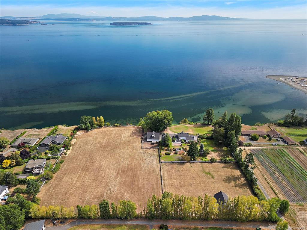 Second View of 3190 Martindale Rd, Central Saanich, BC, V8M 1W6