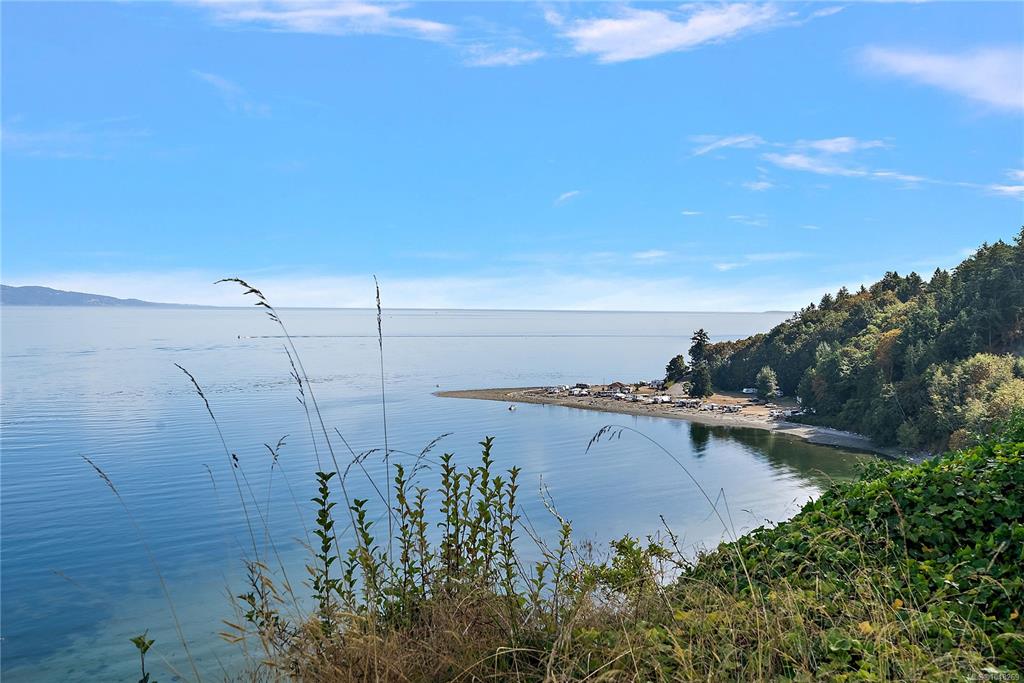 Fourth View of 3190 Martindale Rd, Central Saanich, BC, V8M 1W6