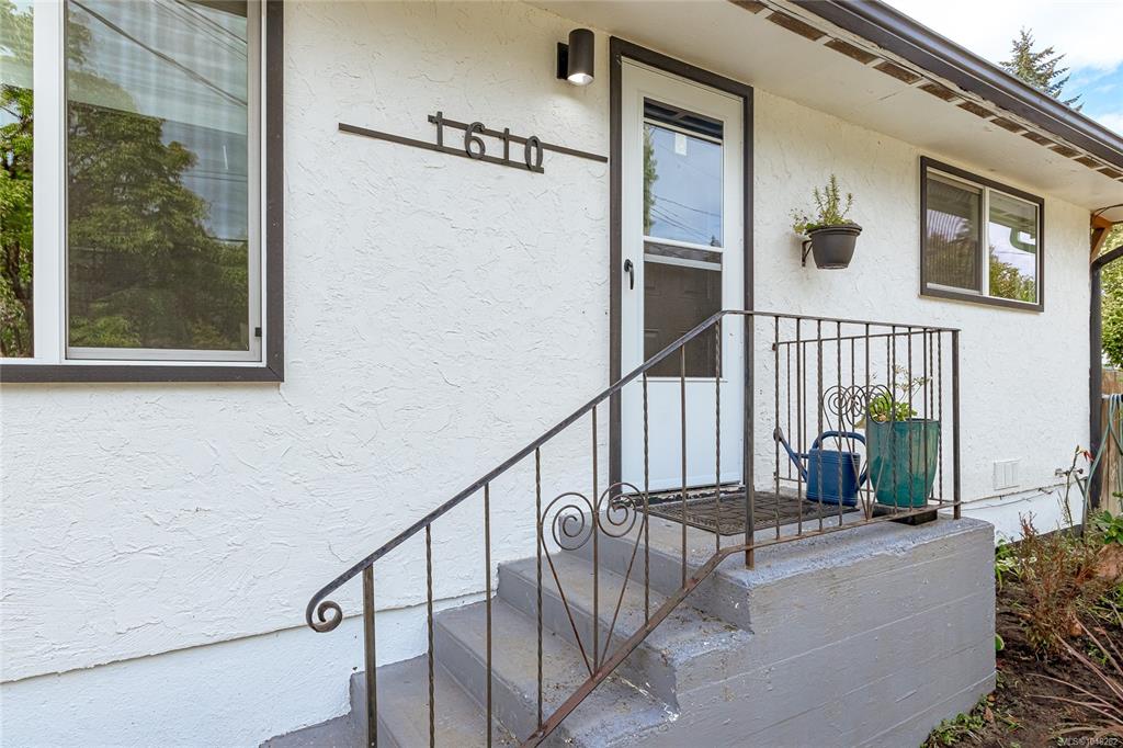 Fifth View of 1610 Glen Rd, Cowichan Bay, BC, V0R 1N1