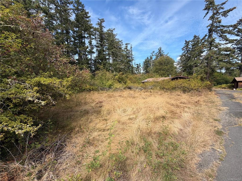 Fifth View of 652 Wain Rd, North Saanich, BC, V8L 5M5