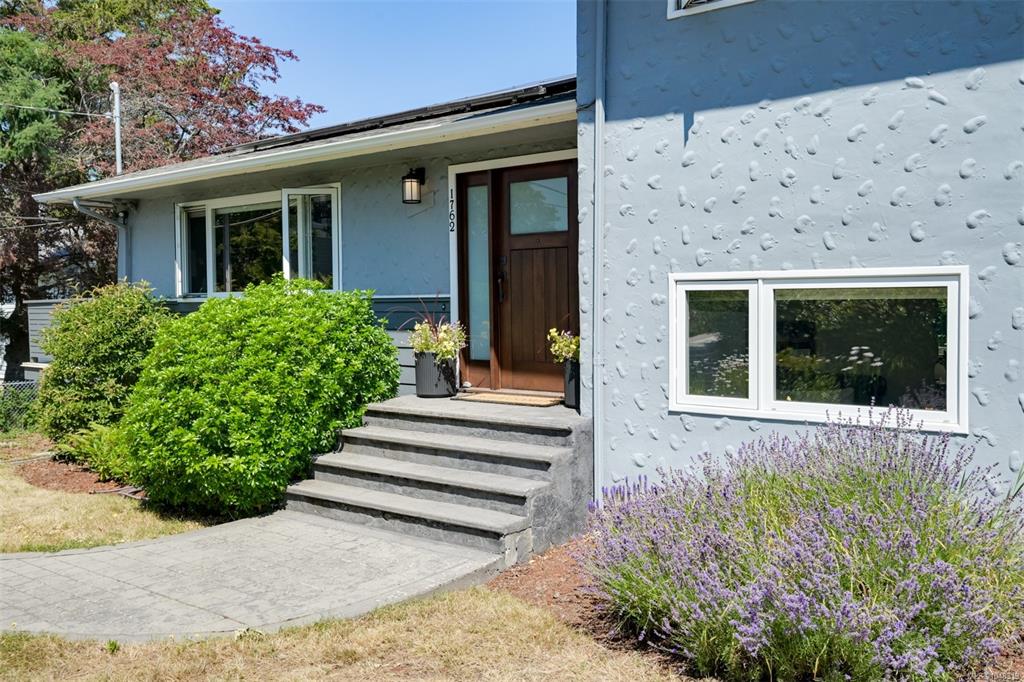Main View of 1762 Midgard Ave, Saanich, BC, V8P 2Y7