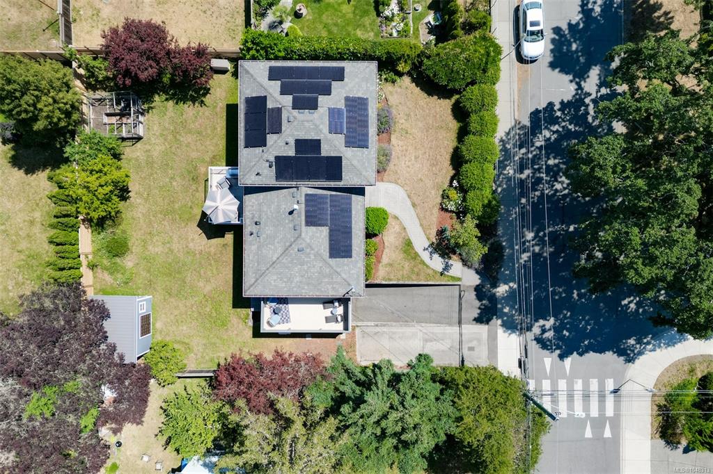 Third View of 1762 Midgard Ave, Saanich, BC, V8P 2Y7
