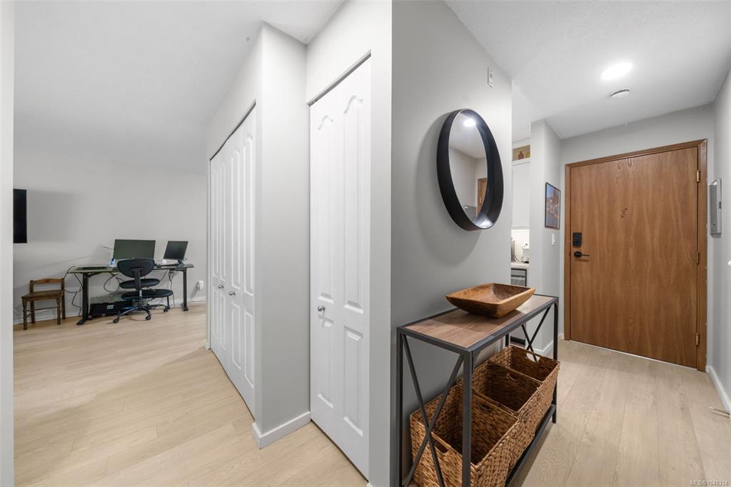 Fifth View of 2520 Wark St, Victoria, BC, V8T 5G6