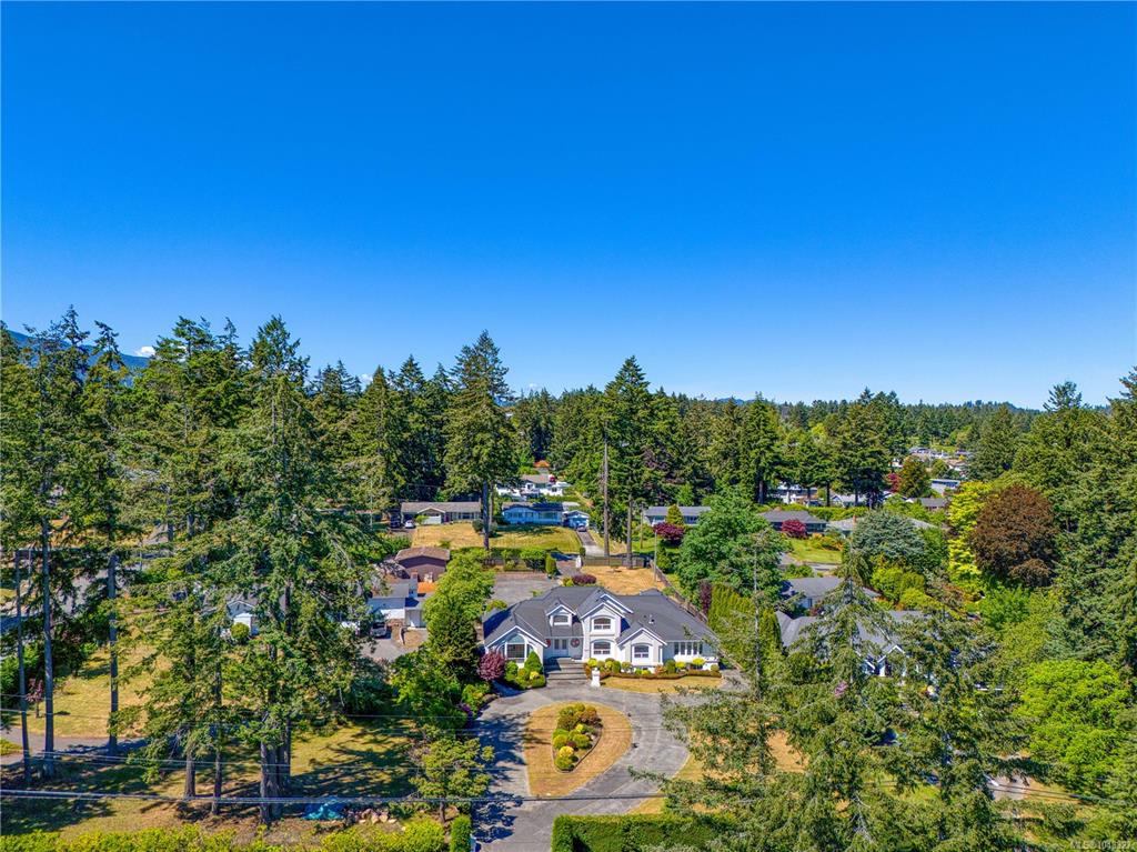 Fourth View of 2415 Departure Bay Rd, Nanaimo, BC, V9S 3W1