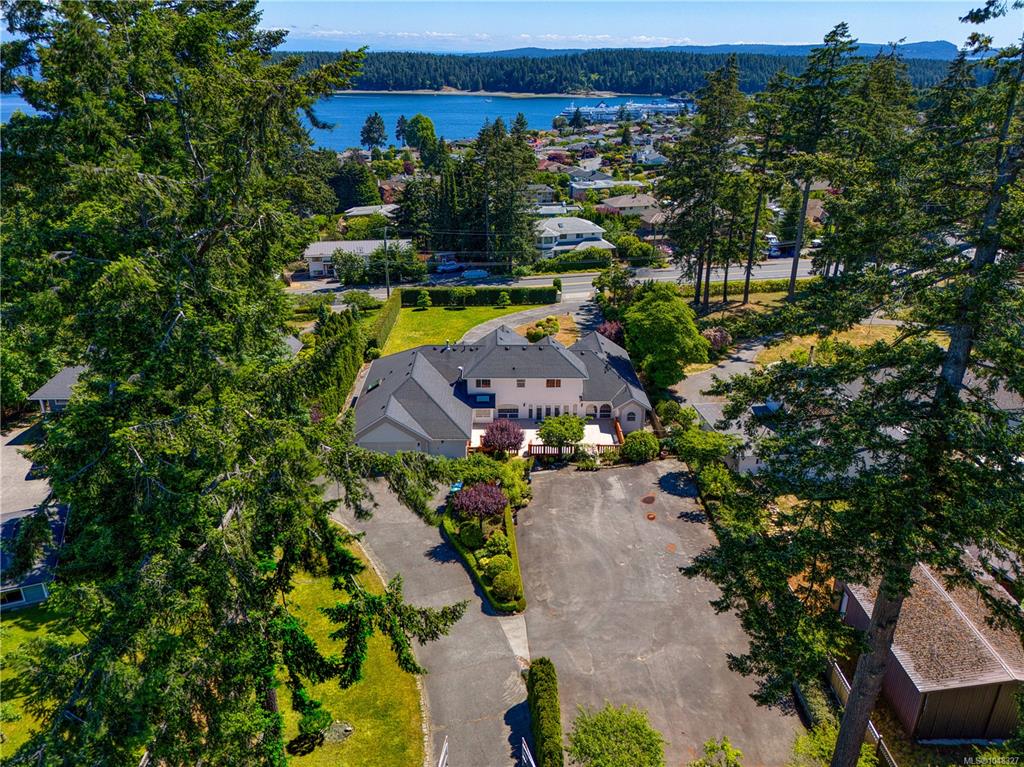 Fifth View of 2415 Departure Bay Rd, Nanaimo, BC, V9S 3W1