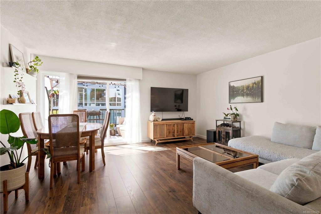 Third View of 210 Douglas St, Park Lane Mews, Victoria, BC, V8V 2P2