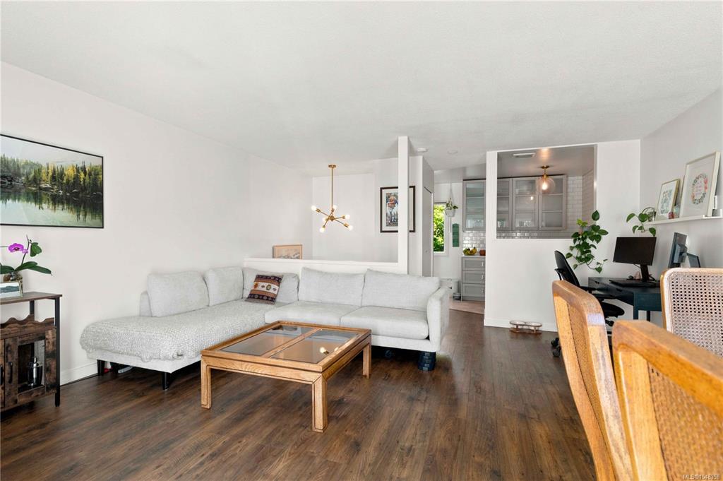 Fourth View of 210 Douglas St, Park Lane Mews, Victoria, BC, V8V 2P2