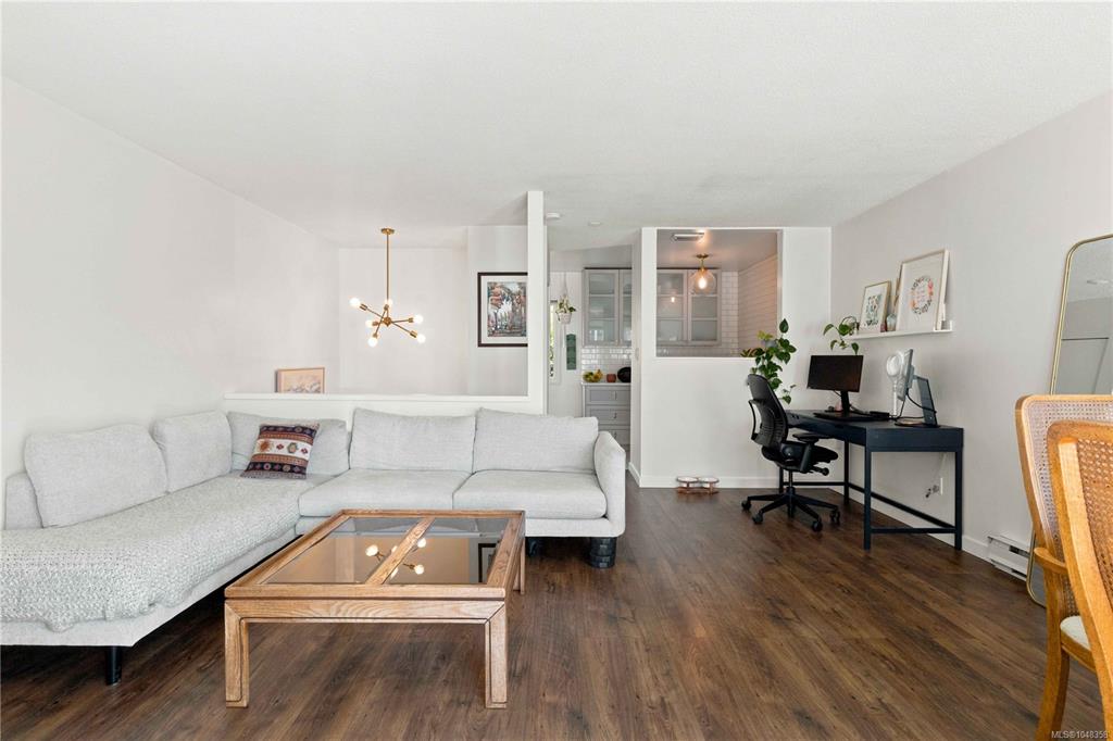 Fifth View of 210 Douglas St, Park Lane Mews, Victoria, BC, V8V 2P2