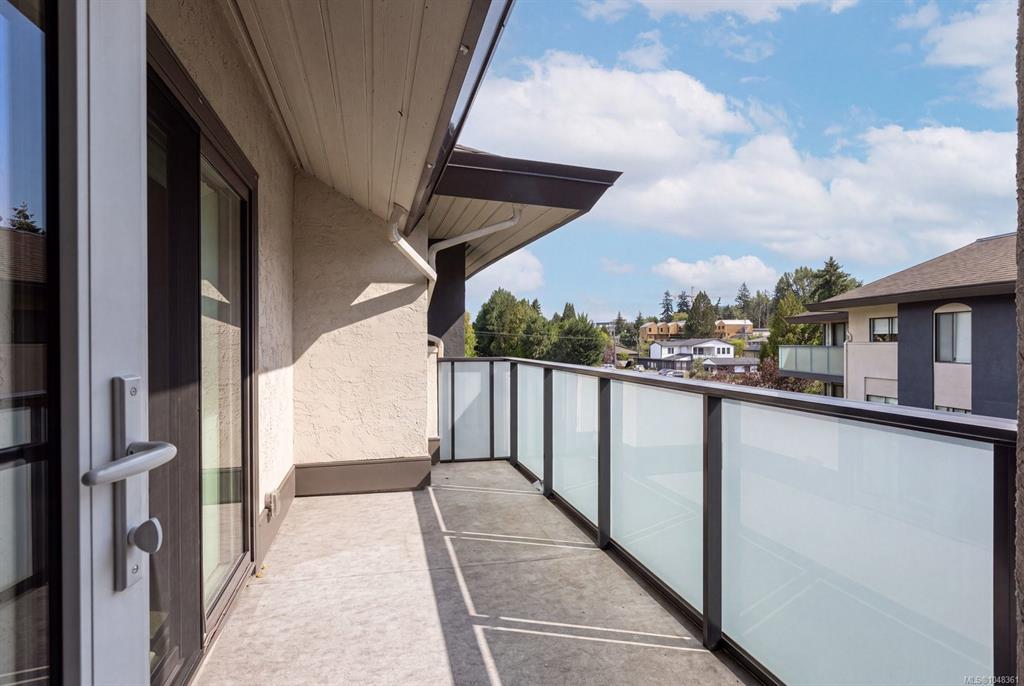 Fifth View of 3900 Shelbourne St, Saanich, BC, V8P 4H8