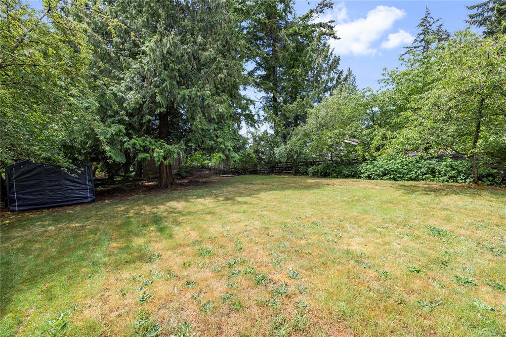 Fourth View of 3211 Uplands Dr, Nanaimo, BC, V9T 2T2