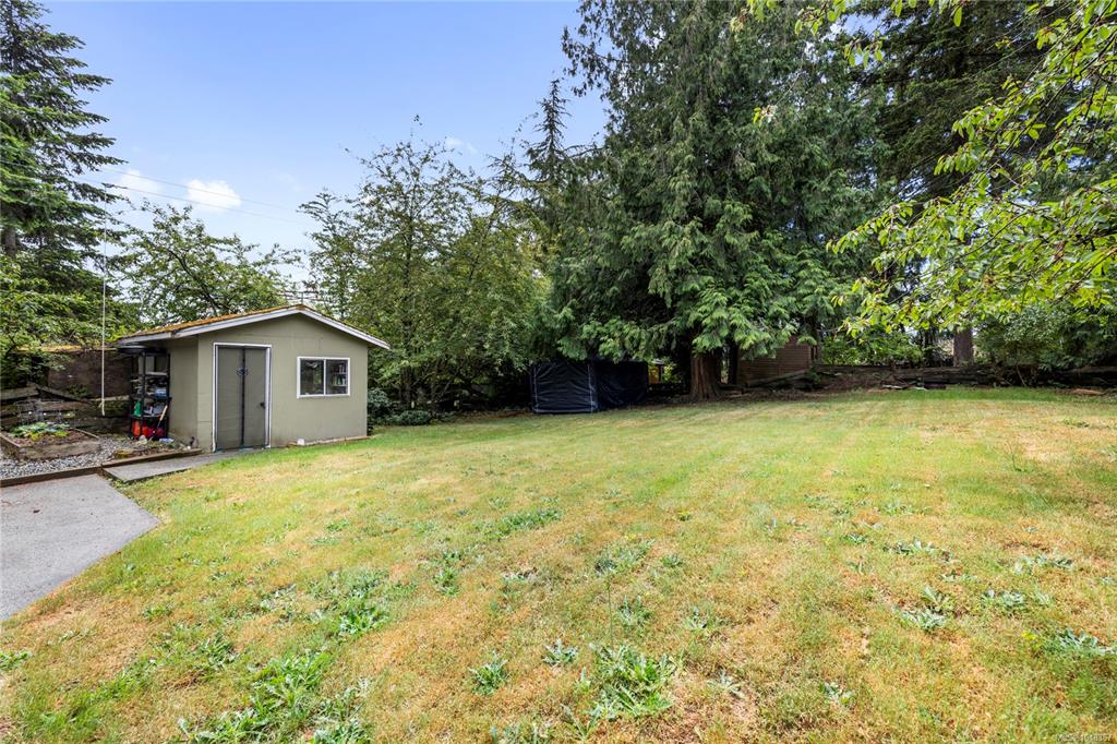 Fifth View of 3211 Uplands Dr, Nanaimo, BC, V9T 2T2