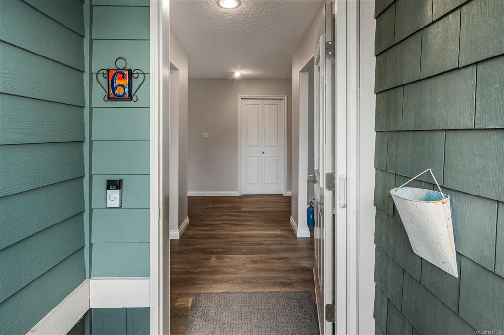 Fifth View of 707 Greenlea Dr, Saanich, BC, V8Z 3E7