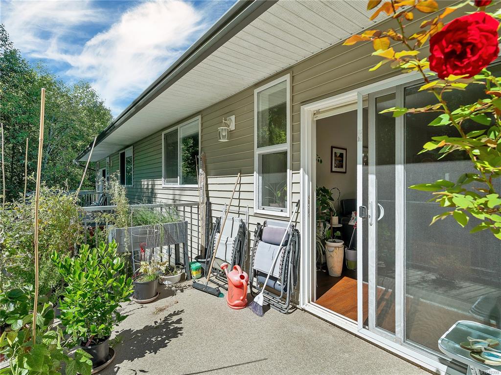 Third View of 1424 Alder St S, Campbell River, BC, V9W 0B4