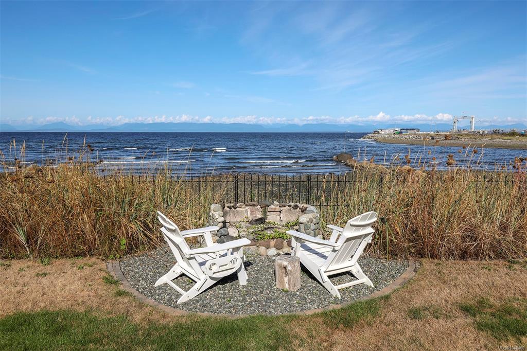 Second View of 1442 Wilkinson Rd, Comox, BC, V9M 4B3