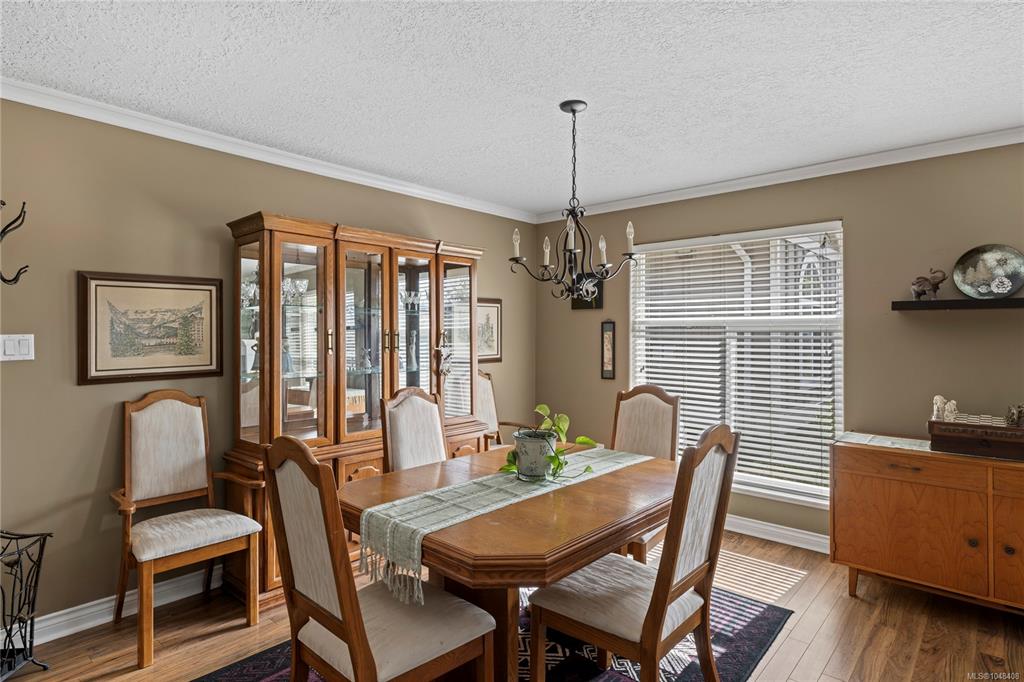 Fifth View of 828 Sunray Rd, Parksville, BC, V9P 1A6