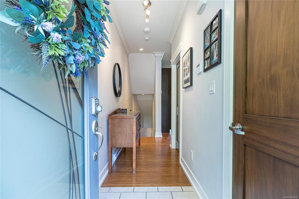 Third View of 2321 Island View Rd, Island View Ridge, Central Saanich, BC, V8Z 0C9