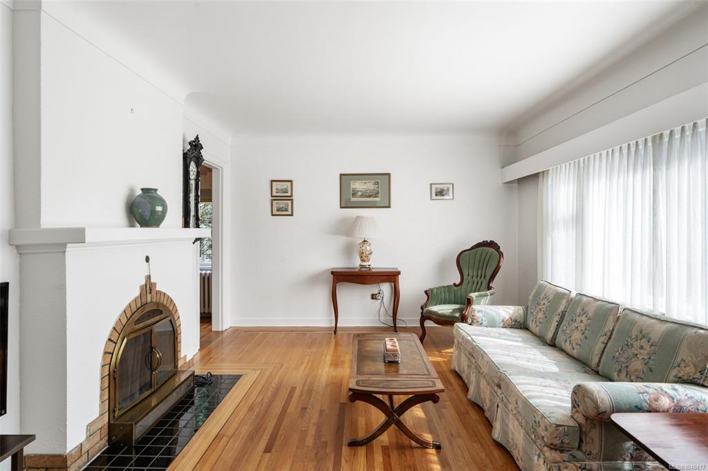 Third View of 1258 Rockland Ave, Victoria, BC, V8V 3J2