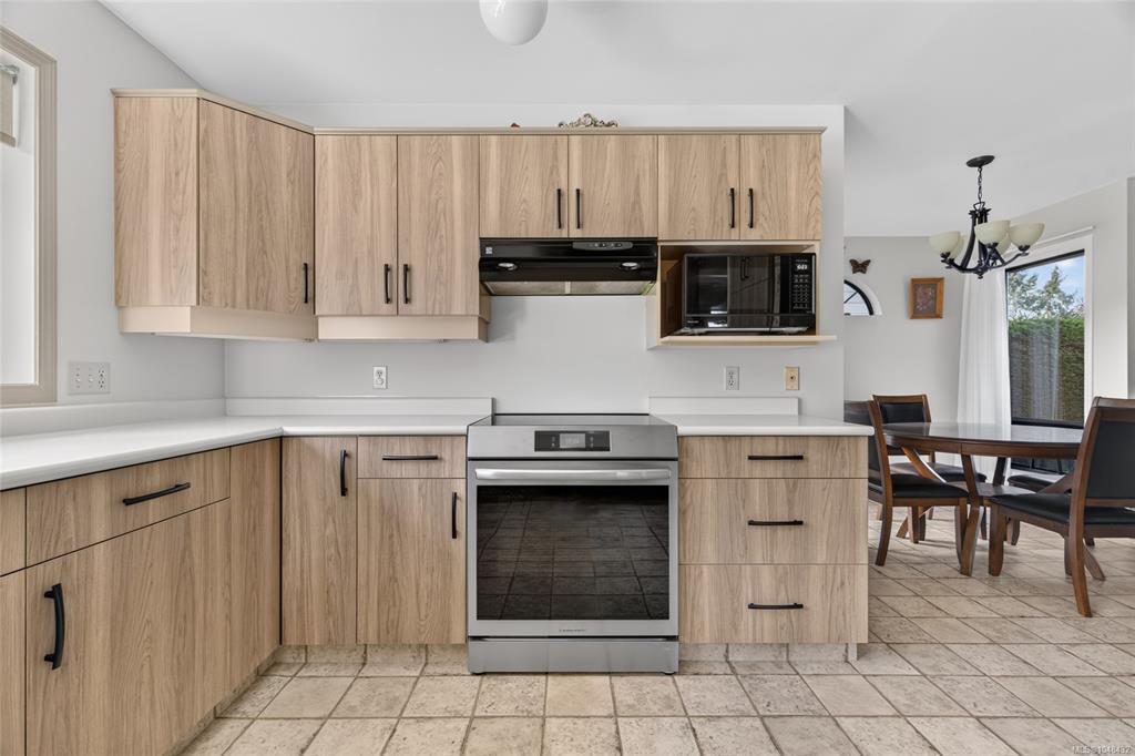 Fourth View of 1125 Marin Park Dr, Central Saanich, BC, V8M 1E8