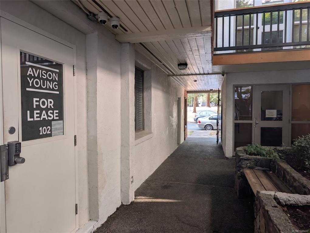 Third View of 919 Fort St, Victoria, BC, V8V 3K3