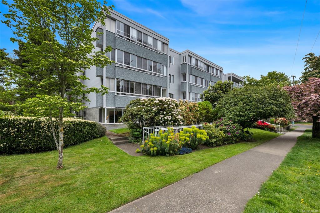 Fourth View of 1050 Park Blvd, Victoria, BC, V8V 2T4