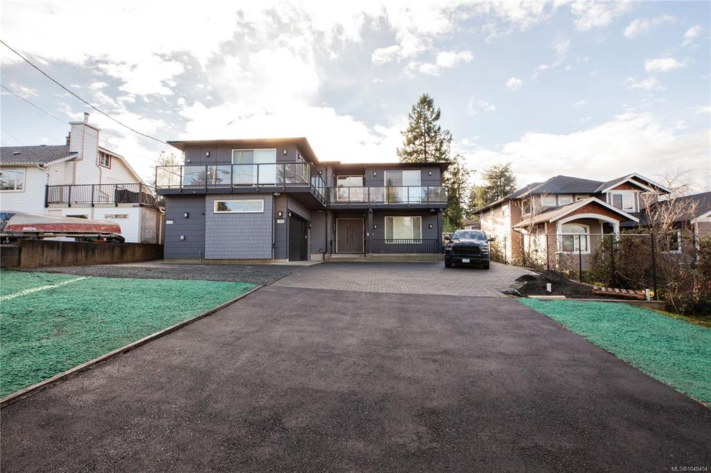Third View of 741 Snowdrop Ave, Saanich, BC, V8Z 2N3
