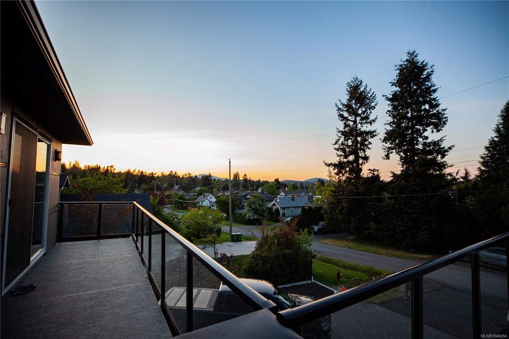 Fourth View of 741 Snowdrop Ave, Saanich, BC, V8Z 2N3