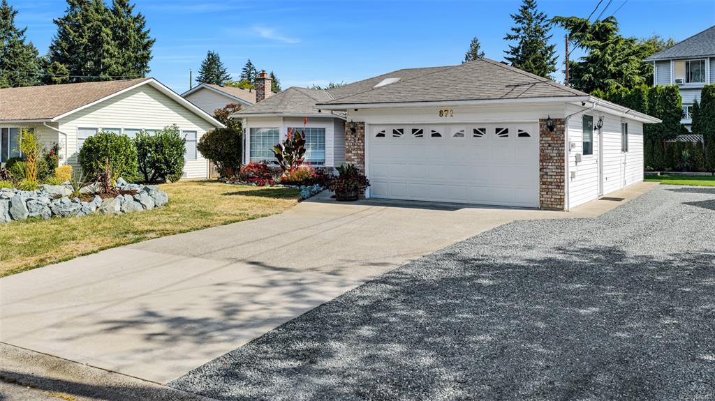 Third View of 871 Colonia Dr, Ladysmith, BC, V9G 1N5