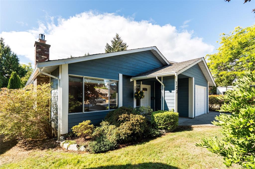 Third View of 723 Miller Ave, Saanich, BC, V8Z 3C9