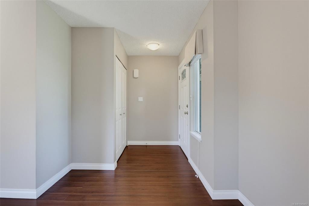 Fifth View of 723 Miller Ave, Saanich, BC, V8Z 3C9