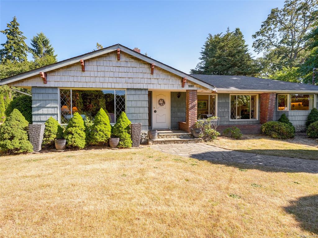 Fourth View of 1716 Feltham Rd, Saanich, BC, V8N 2A3