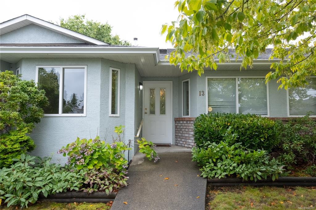 Third View of 595 Evergreen Rd, Campbell River, BC, V9W 7R4