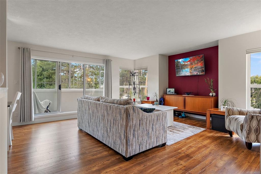 Fourth View of 40 Gorge Rd W, Columbia Place, Saanich, BC, V9A 1L8