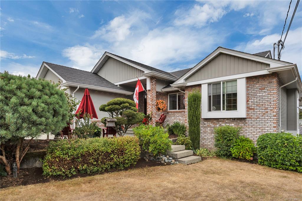 Third View of 599 Hillcrest Ave, Ladysmith, BC, V9G 1W1