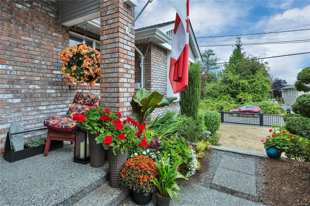 Fifth View of 599 Hillcrest Ave, Ladysmith, BC, V9G 1W1